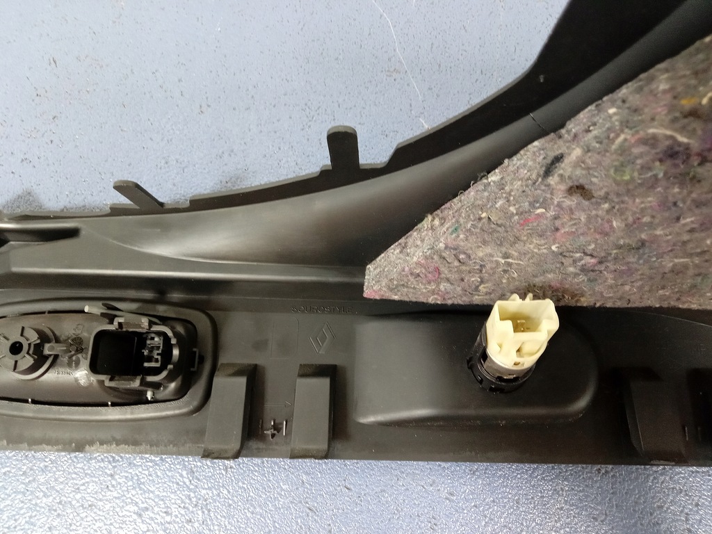 фото №6, Laguna iii kombi защита багажника правая 799110002r