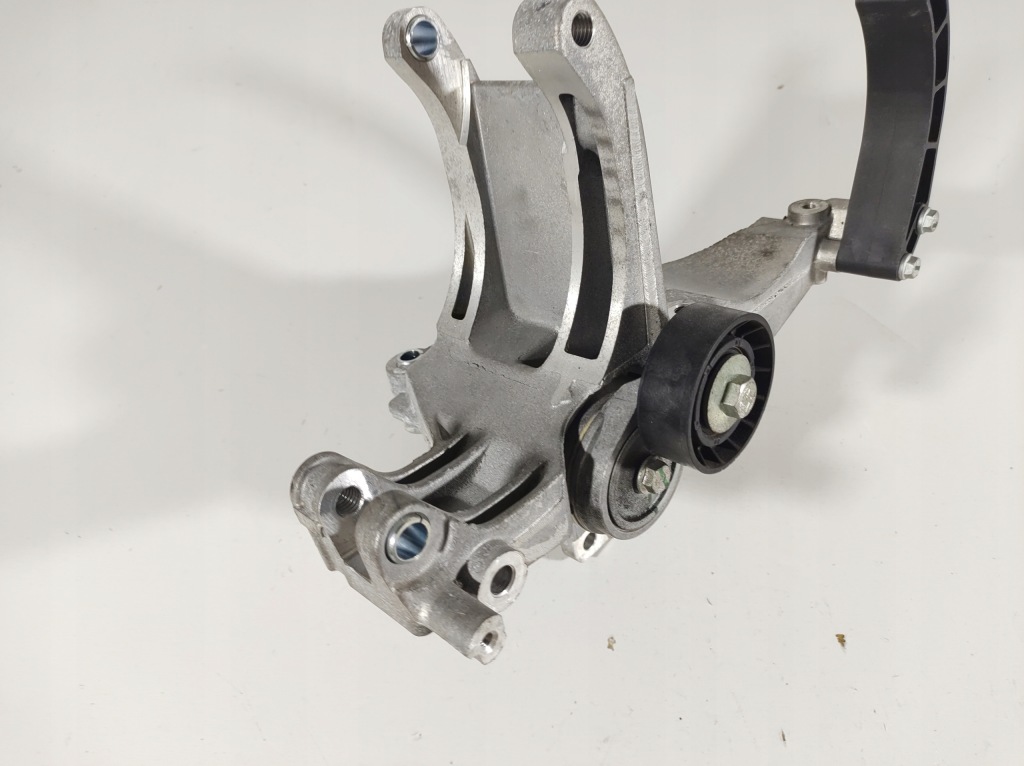 фото №3, Jeep compass 1.4 b 17r- кронштейн кронштейн генератора