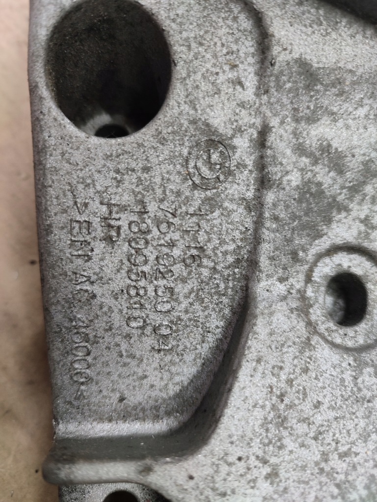 Bmw f31 f32 2.0d основание кронштейн генератора 7619250 в Украине