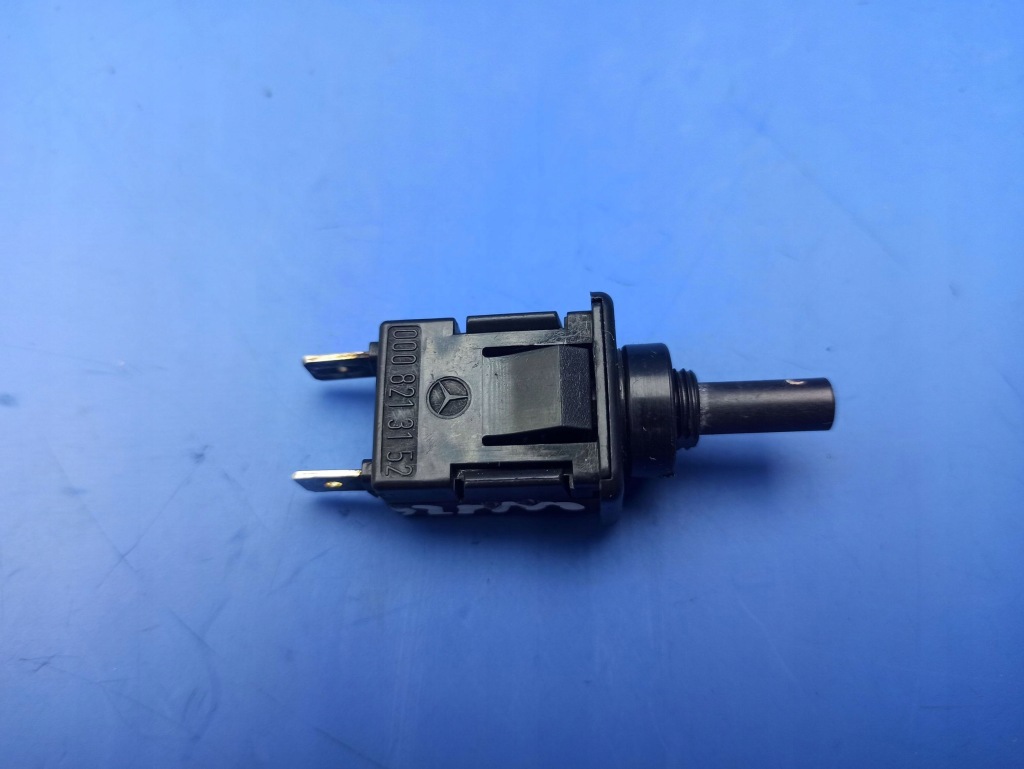 Купить Датчик открывания дверь правая сторона mercedes-benz s w126 0008213152