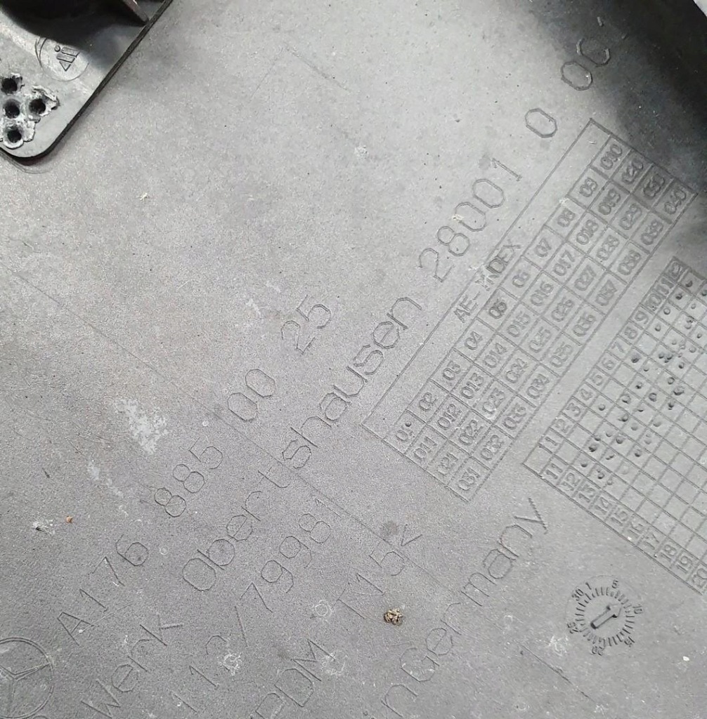 Бампер перед передній mercedes w176 a1768850025 Оригінал