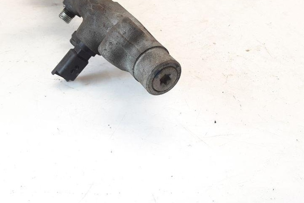 фото №9, Молдинг впрыскная peugeot 406 coupe 8c 0445214010 2.0l бензиновый 97kw 2000