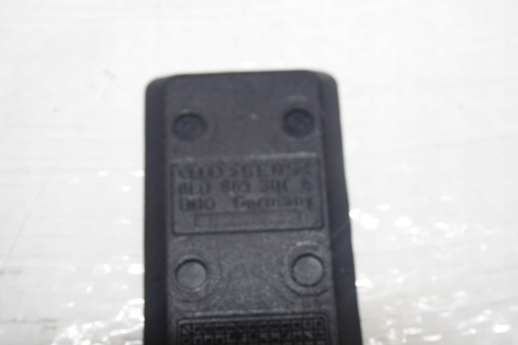 фото №8, Гумка тунель бардачка audi a3 8l lift 8l0863301a