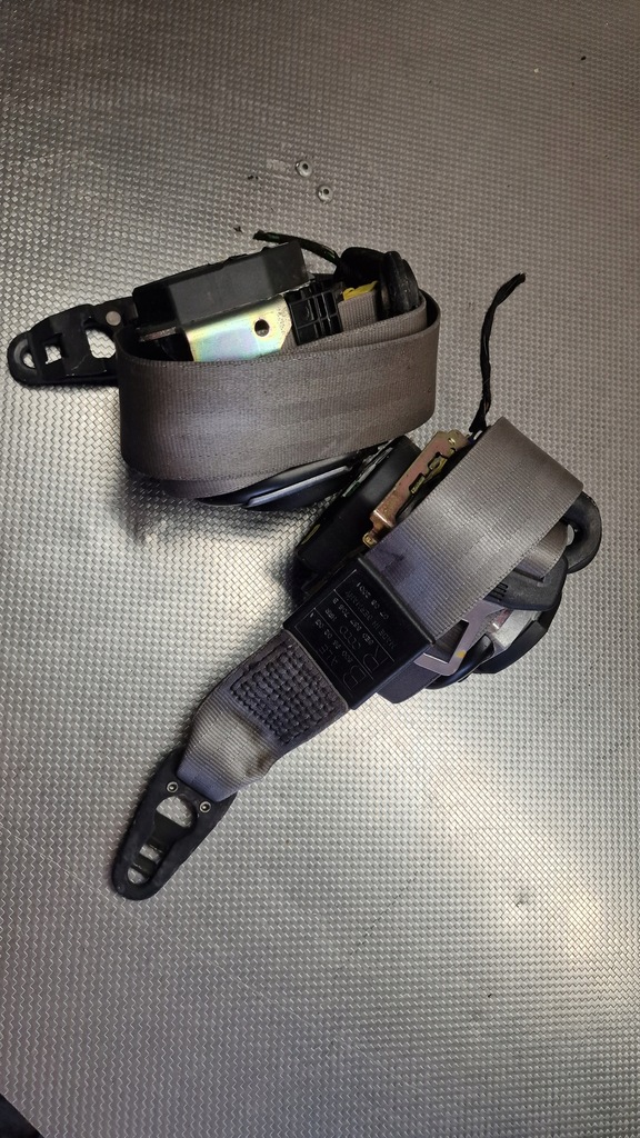 фото №1, Audi a4 b6 siwe ремені сірі натягувачі