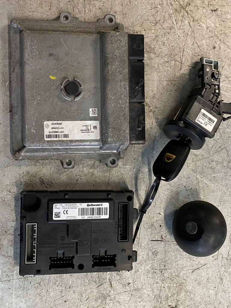 фото №1, Набір стартовий бортовий комп'ютер dacia sandero ii lift 0,9 tce 237109221r