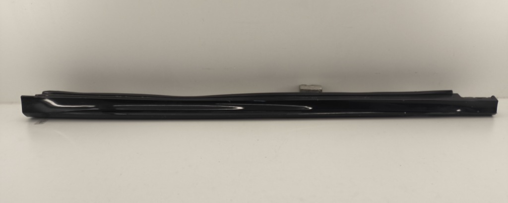 Купити Молдинг поріг накладка права mercedes cla w118 amg