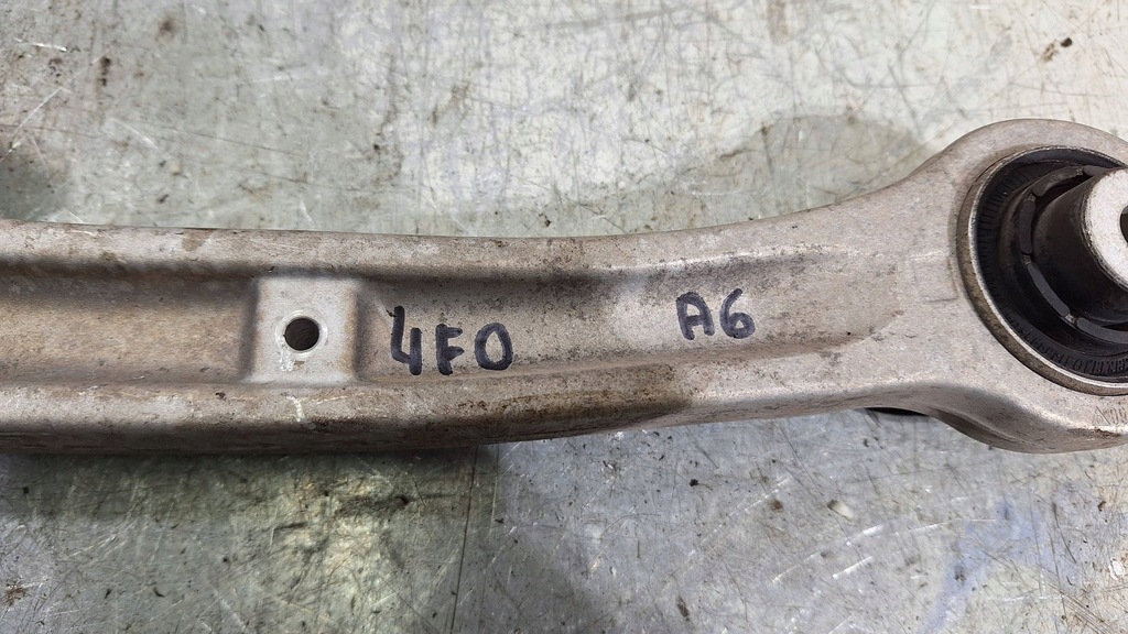 фото №8, Рычаг передний правый нижний перед 4f0407151a audi a6 c6