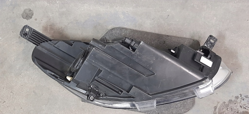 фото №4, Ford fiesta mk8 фара лампа левая europa