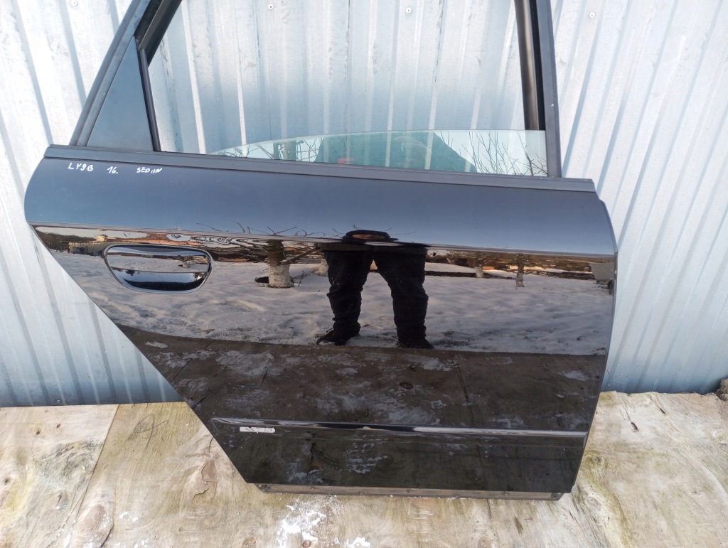 фото №1, Audi a4 b7 дверь правое задняя ly9b