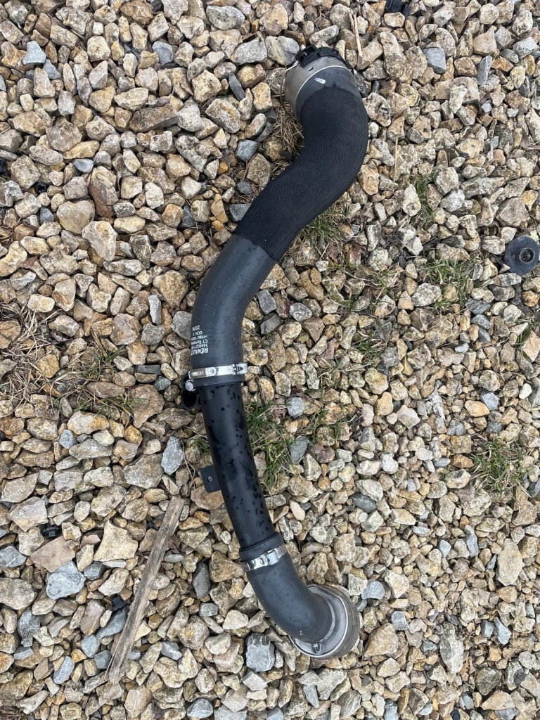 Купити Труба патрубок шланг інтеркулер renault megane iv 1.3tce 144602115r