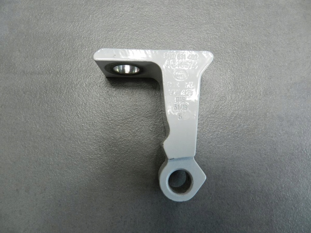 фото №1, Vw passat b8 петля дверь 5h0833402