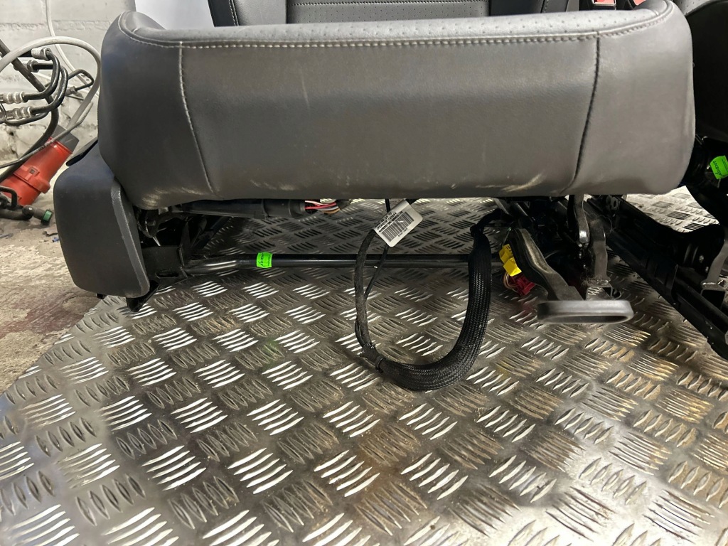 фото №7, Volkswagen tiguan allspace 2018 комплект сиденья / заднее сиденье / обшивки / комплект