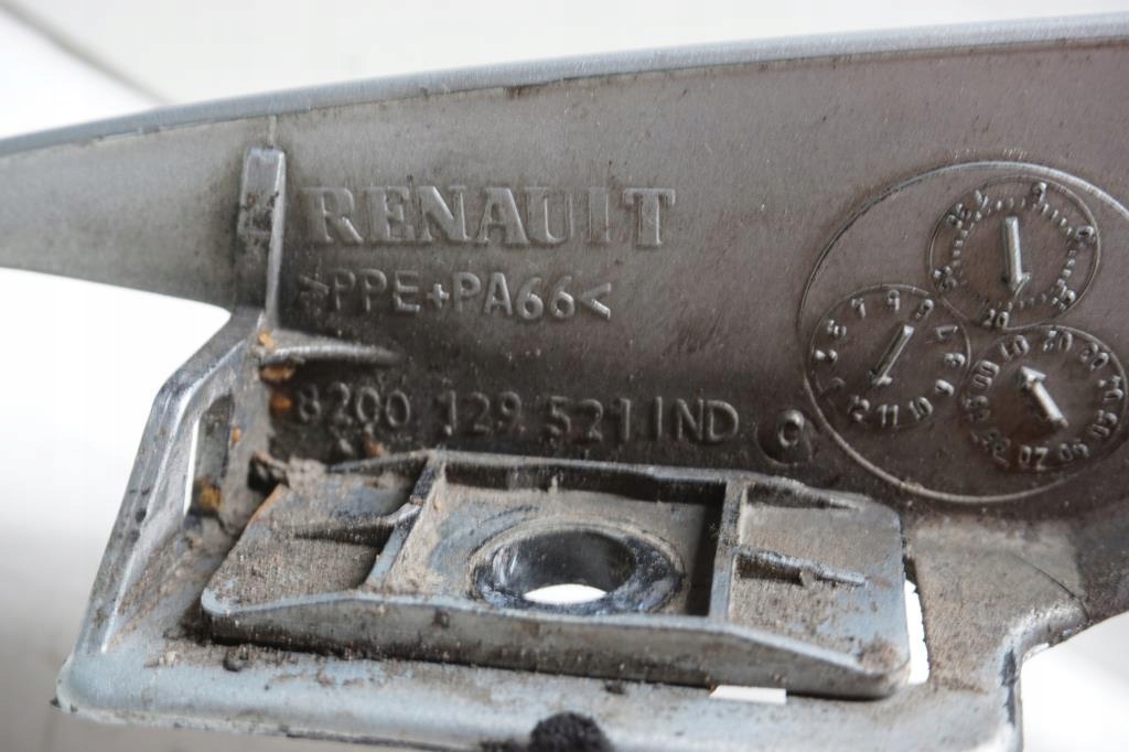 Крыло  правый  перед renault laguna 2 Оригинал