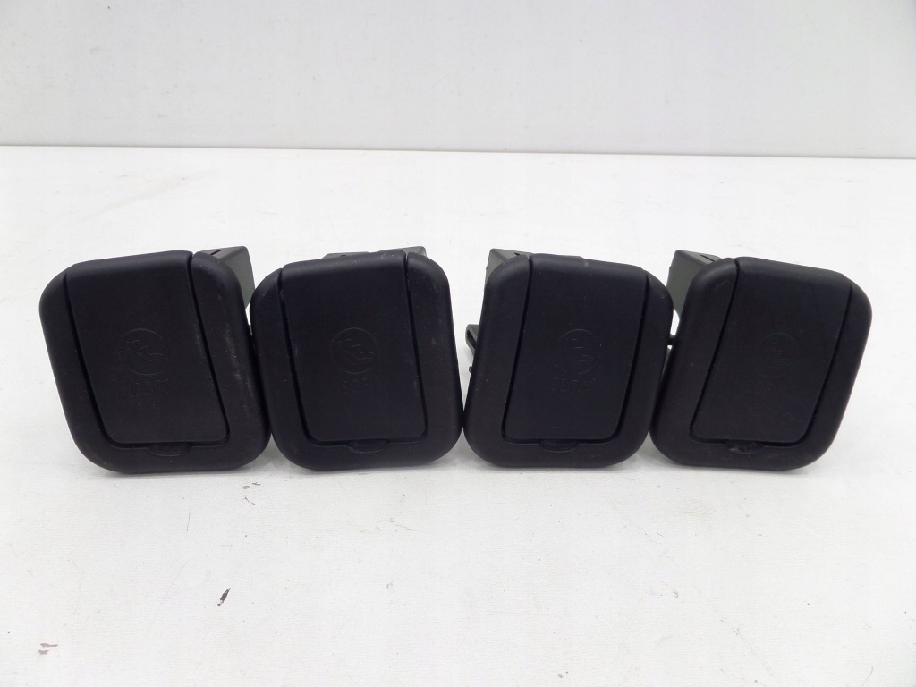 Купити 2008 mini one - cooper купе r56 заглушка isofix 80733