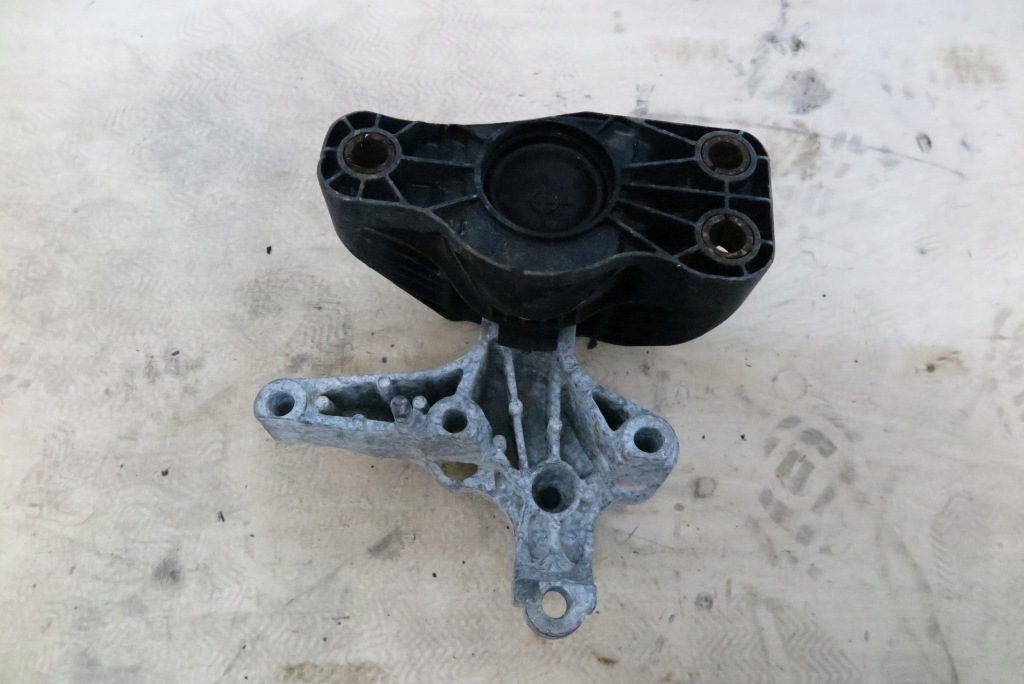 фото №3, Кронштейн подушка двигуна renault clio iv 1.5 dci 112845638r