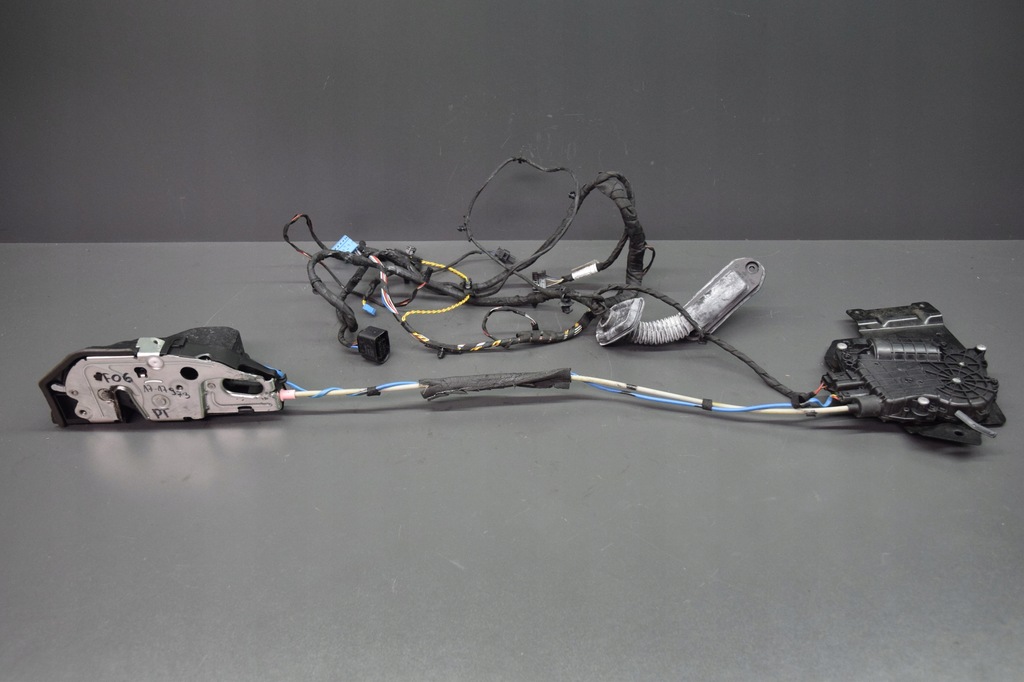 фото №1, Замок правий задня задній доводчик soft close bmw 6 f06