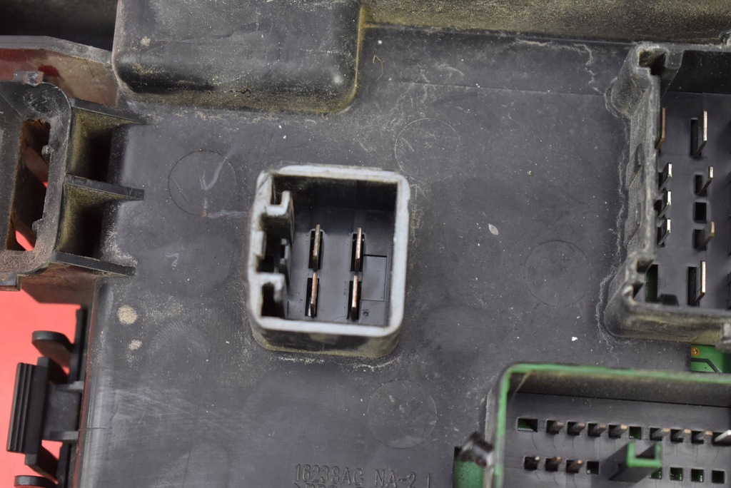 фото №8, Коробка предохранителей p04692028ah chrysler 300 c 1 i 3.5 v6 249 km 04-10