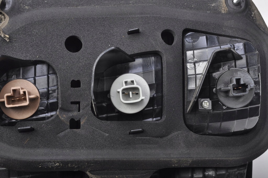 фото №8, Toyota iq лампа правая задняя правый задняя