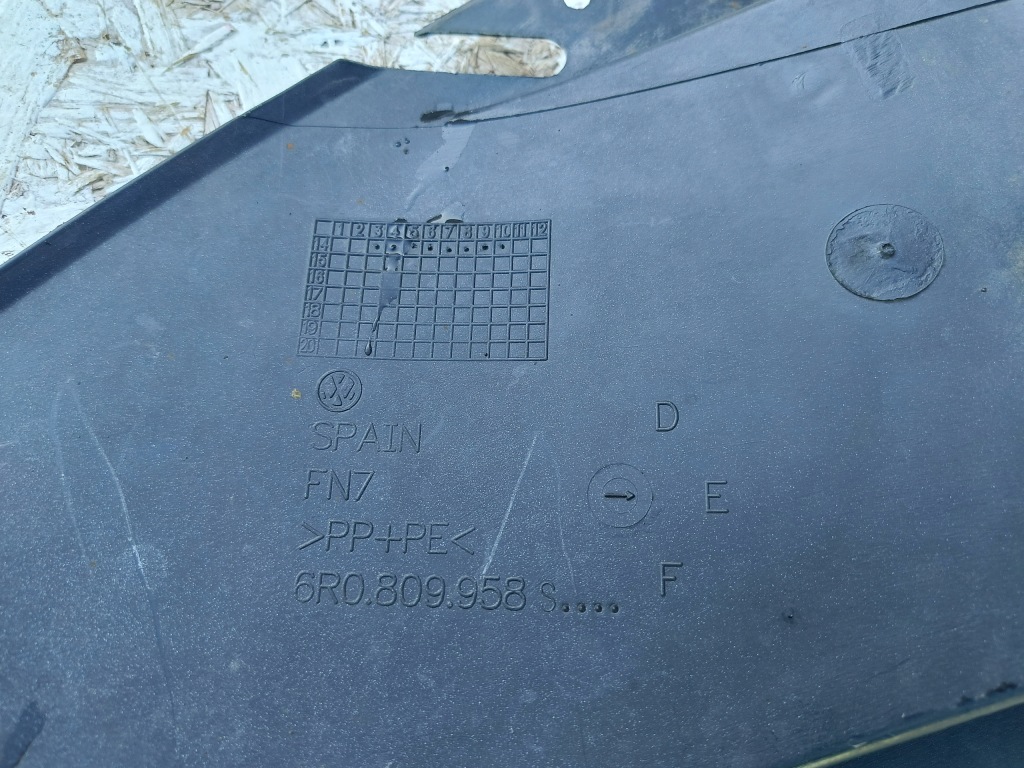 Volkswagen polo v 6r 09- підкрилок правий перед праве передні 6r0809958 Доставка