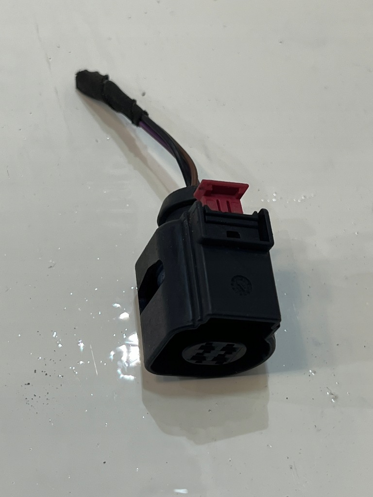 фото №1, Колодка штекер audi a4 b9 4h0973712b