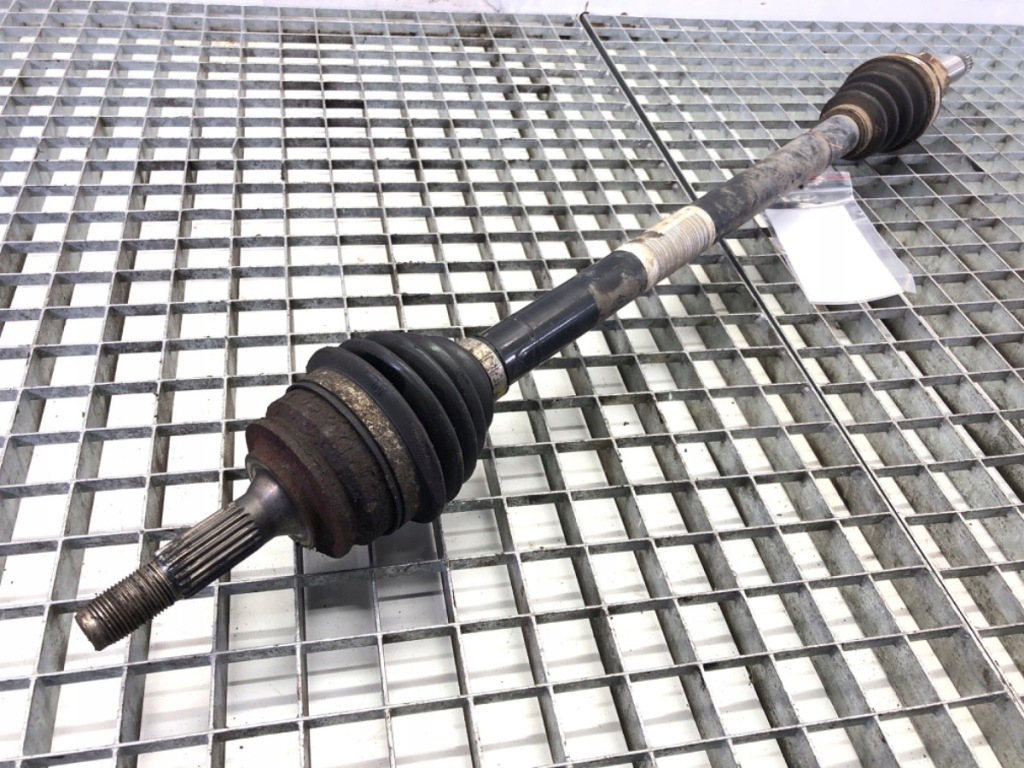 фото №2, Приводной вал правый перед peugeot 208 i 1.2 82km шарнир