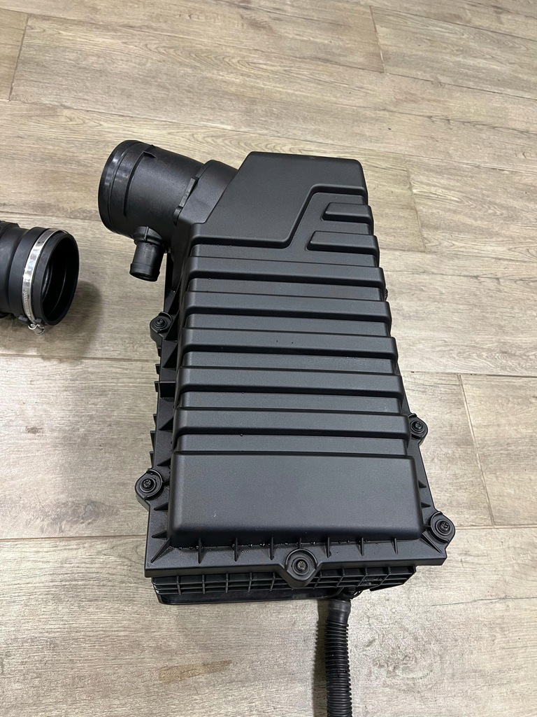 фото №8, Корпус фильтра воздуха впуск воздуховод воздуха audi rs3 8v ttrs 3q0