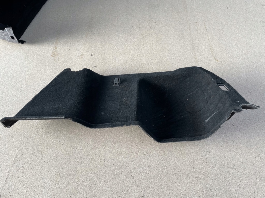 фото №1, Оббивка багажника обшивка правий mercedes w205