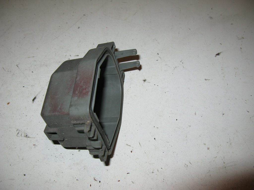 фото №2, Alfa romeo 145 крышка крышка заглушка лампы 143123-00