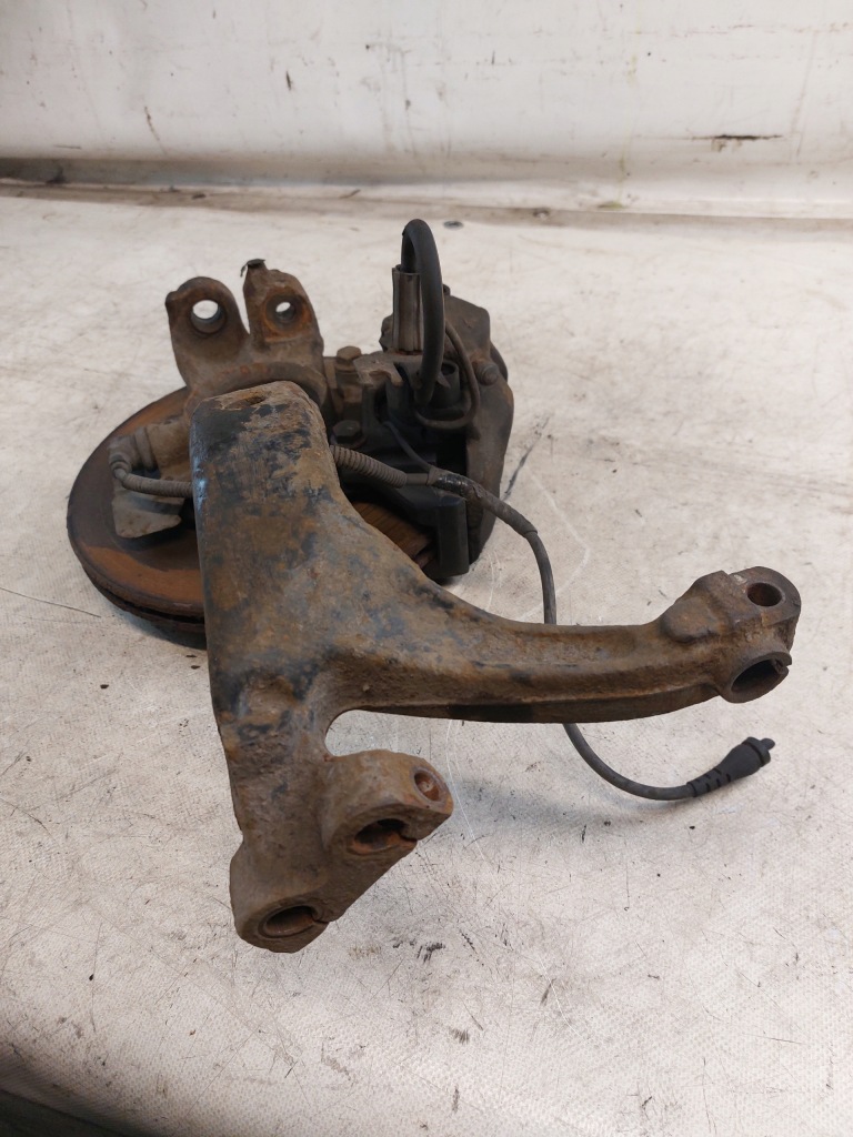 фото №8, Поворотний кулак ліва передня audi a6 c5 2.5tdi