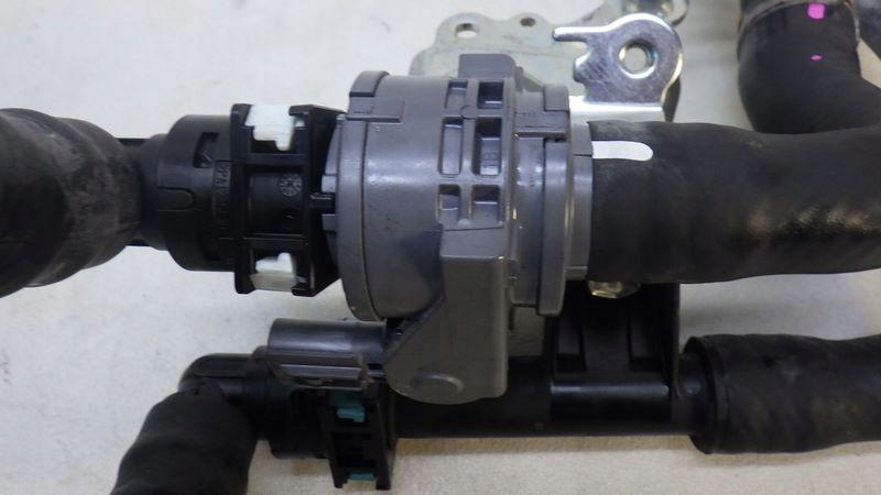 фото №6, Wąż трубка радиатор выхлопных газов toyota rav4 v 2.5 гибрид 1