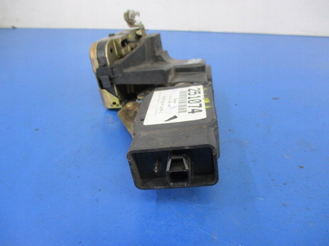 фото №4, Volvo v40 замок двері правий задня 2контакти