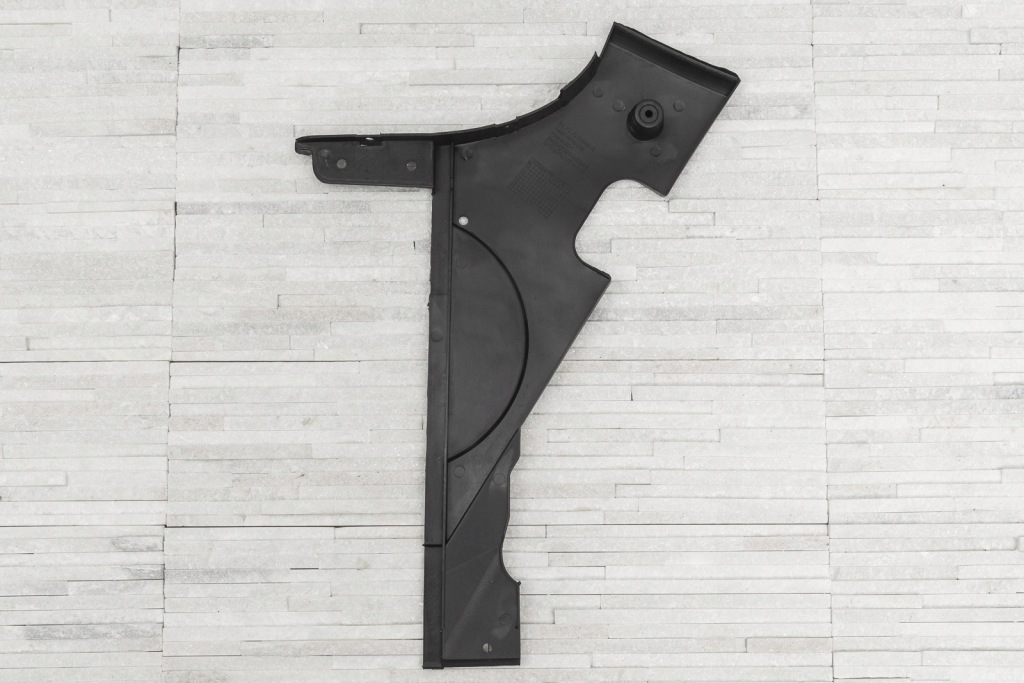 Bmw 5 f10 седан 2010-2016 накладка бака права в Україні