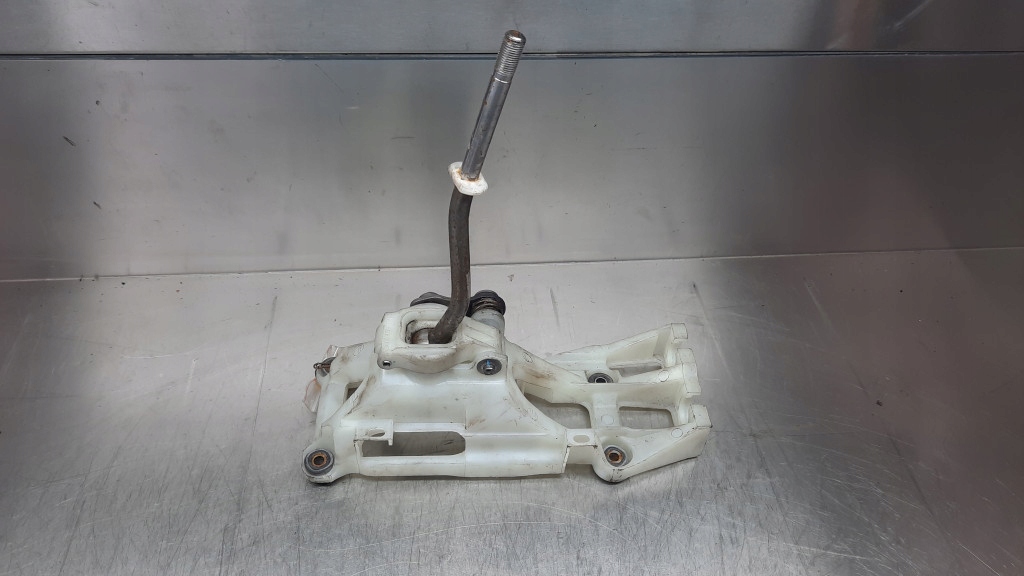 фото №1, Домкрат переключения передач toyota avensis t25 04r