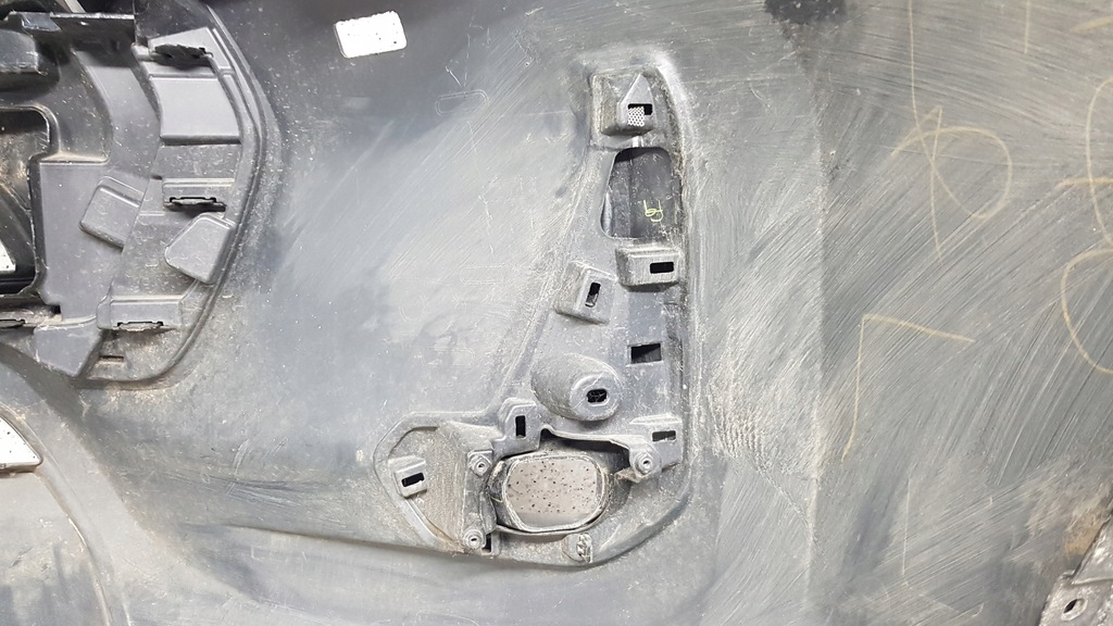 фото №11, Toyota hilux 2021 - бампер перед 2333