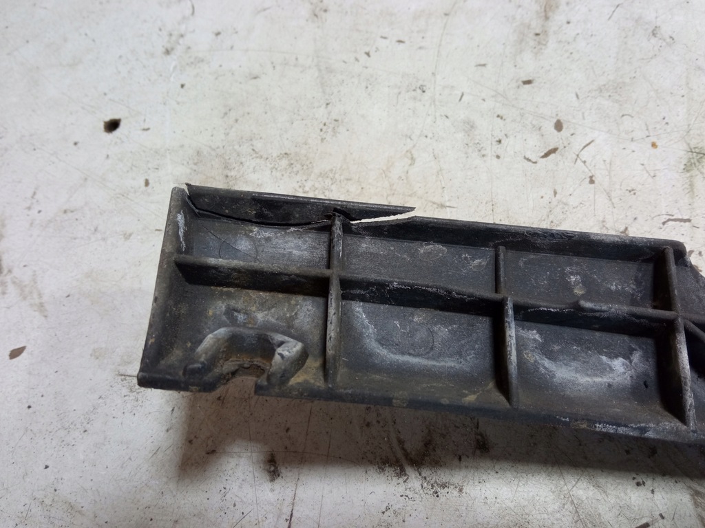 фото №3, Citroen ds3 racing направляющая левый pod накладка