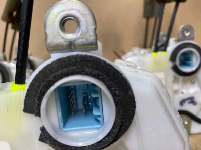 Civic viii привод центрального замка правый перед в Украине