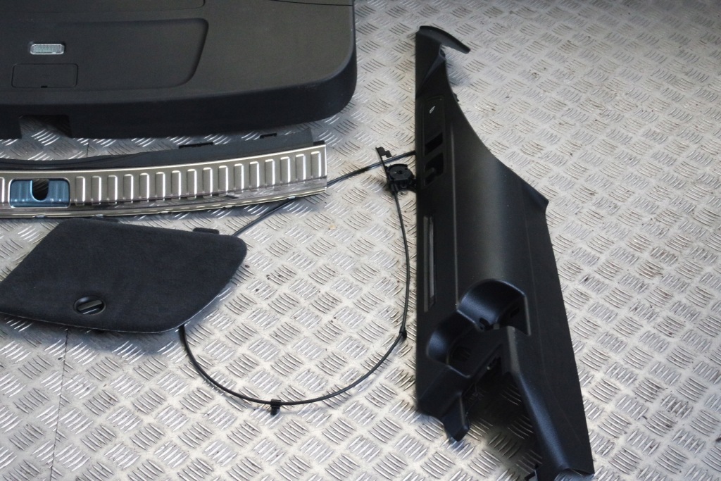 фото №6, Елементи багажника оббивка audi a6 4k