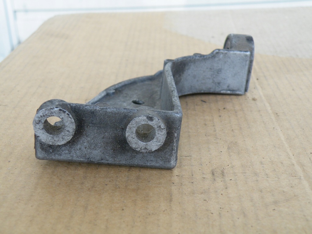 фото №3, Alfa romeo 156 кронштейн кронштейн генератора 60652293