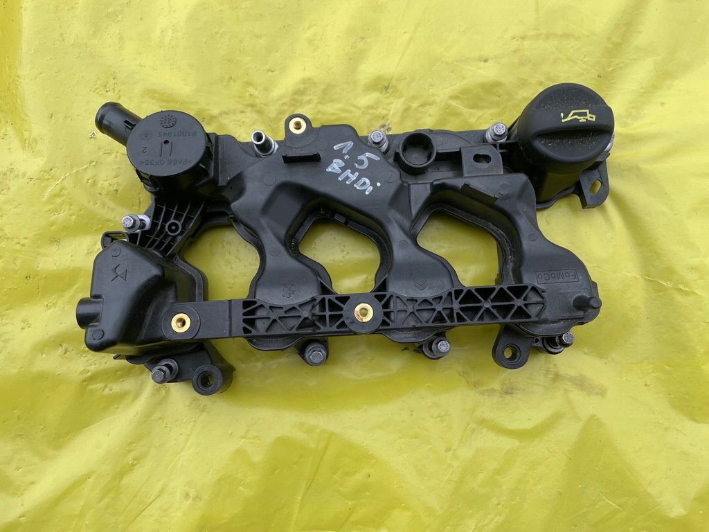 фото №1, Peuget 208 ii крышка клапанов 1.5 bluehdi