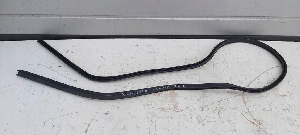 фото №1, Vw jetta прокладка кришки багажника