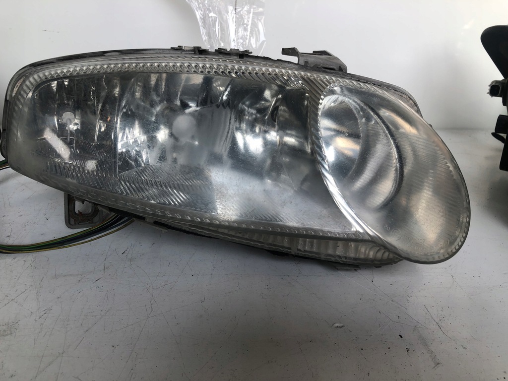 фото №1, Лампа передня права alfa romeo 147