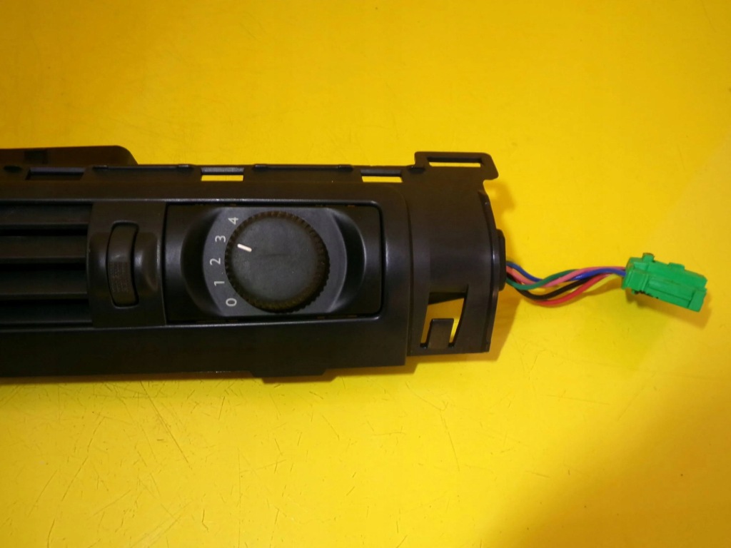 фото №5, Решітка обдув регулювання з панель лівий перед peugeot 5008 96846886xt nr236