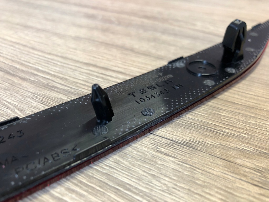 фото №8, Отражатель предупредительный бампера правый задняя tesla model x 2016-2021 180009500a