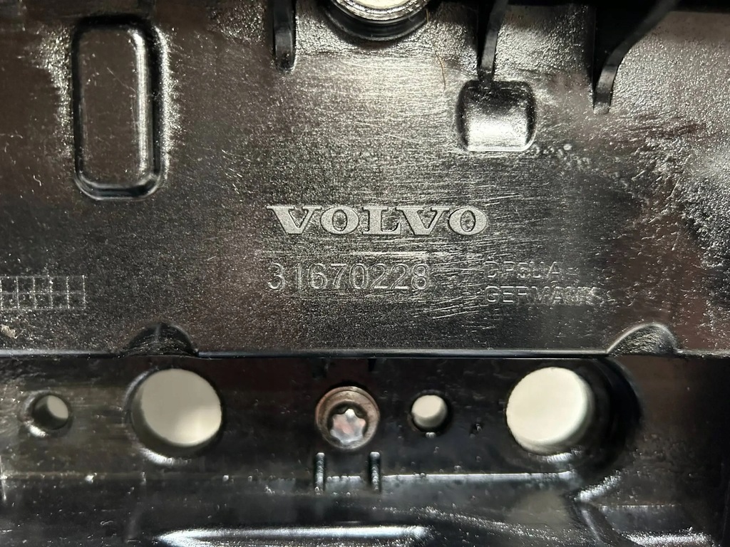 фото №15, Крышка клапанов volvo 2.0 d4 v90 ii v70 iii v60 ii оригинальный номер 32213460