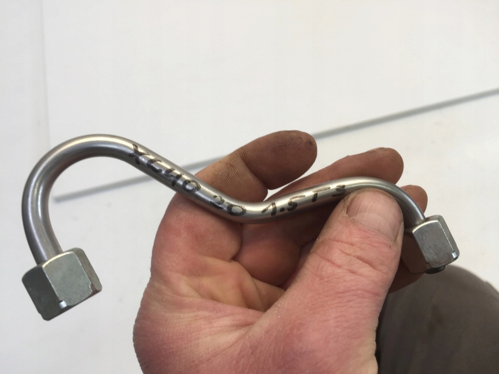 Volvo xc40 1.5 t 2020 трубка трубка пального 31405313 Доставка