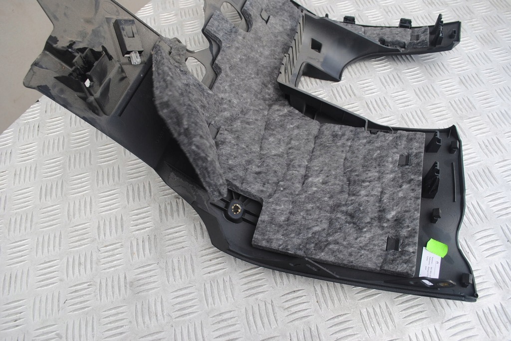 фото №6, Корпус защита колонки рулевого 8k1863075a audi a5 8t sportback