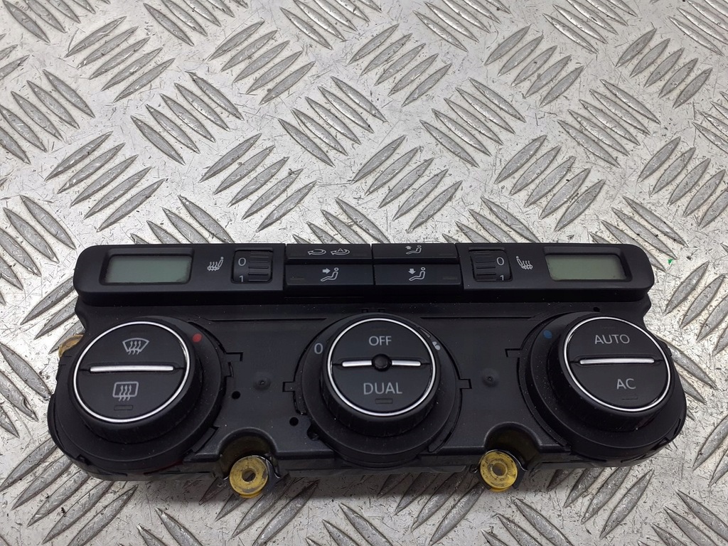 фото №1, Панель обдув vw passat b6 2.0 tdi