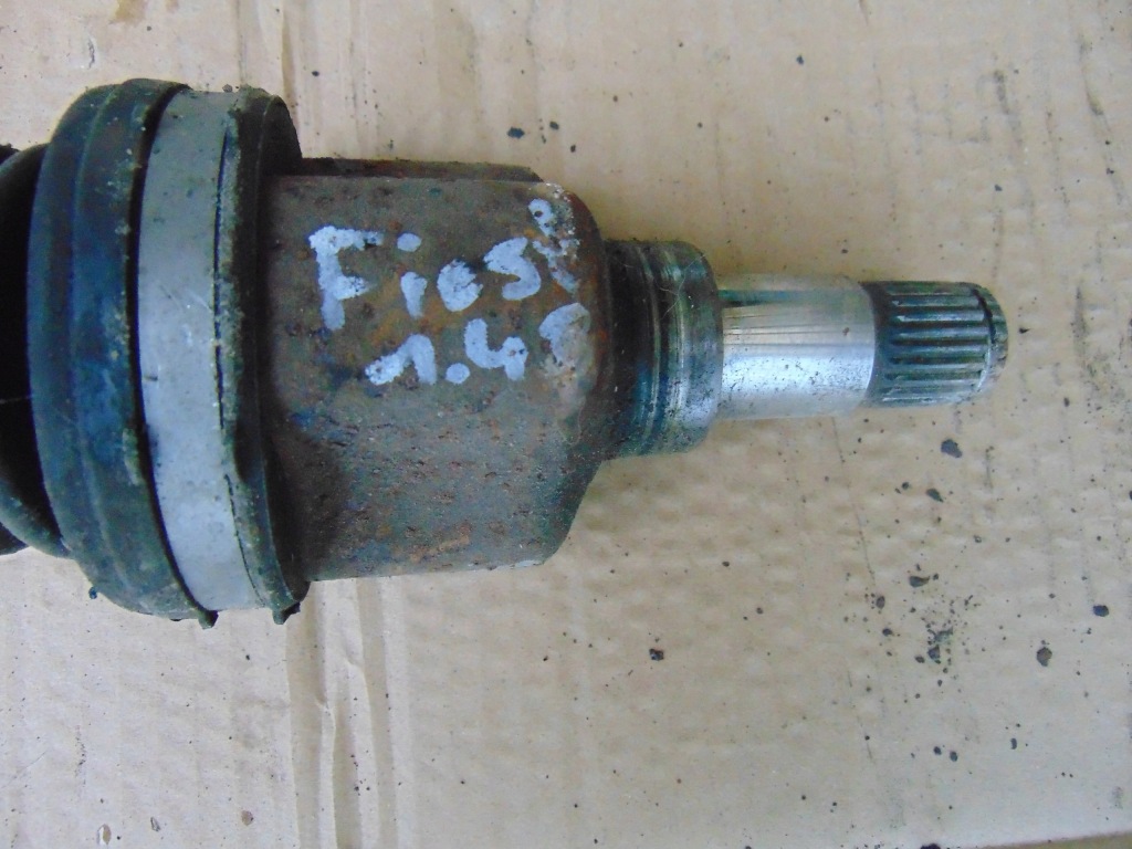 Приводной вал левая короткий ford fiesta mk7 1.4 бензин Недорого