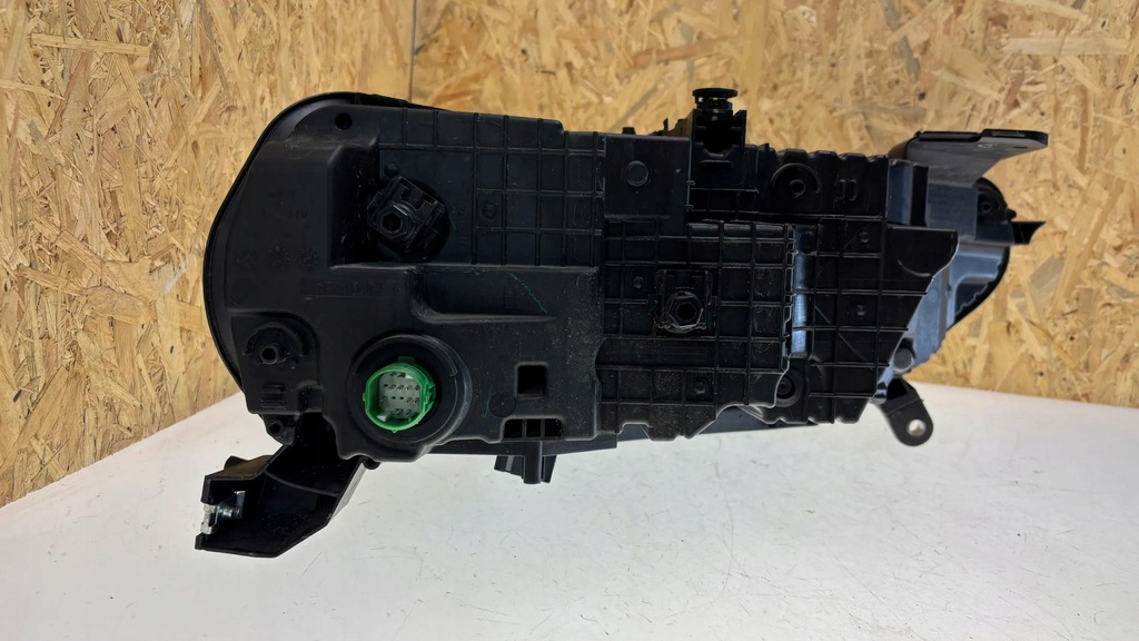 фото №9, Alfa romeo tonale 2023 лампы передние