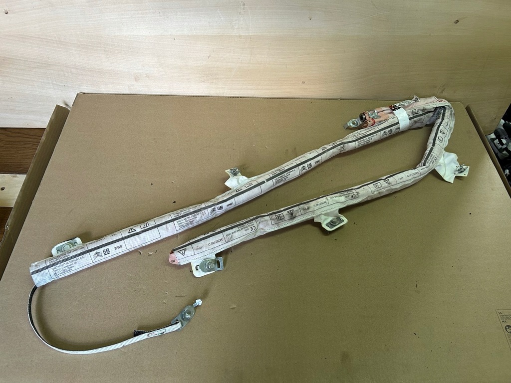 фото №1, Opel crossland lift шторка безопасности правая 03552016